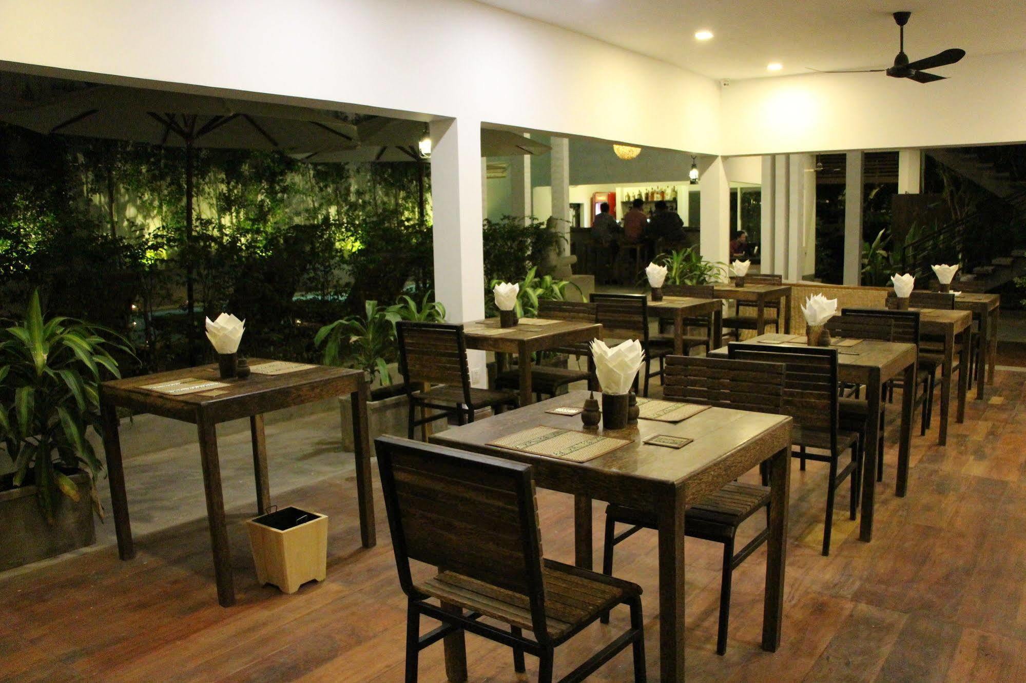 Palm Tree Boutique Hotel Phnom Penh Extérieur photo