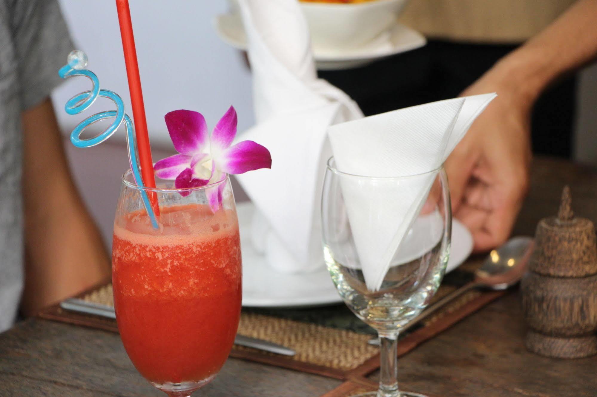 Palm Tree Boutique Hotel Phnom Penh Extérieur photo